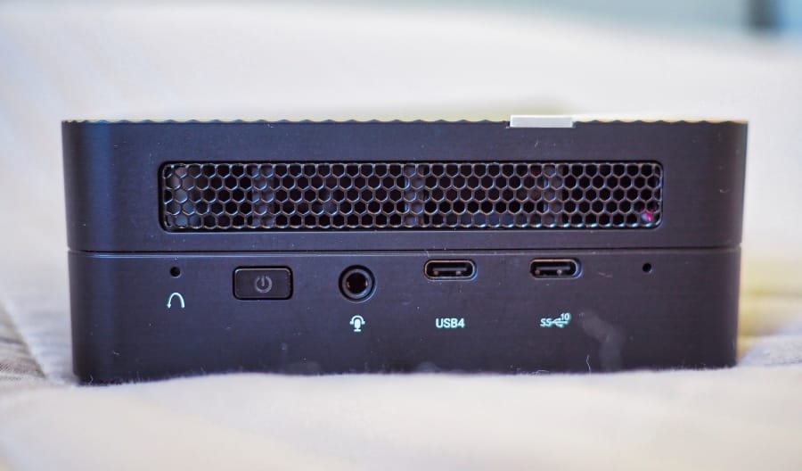 Minisforum UM690 - Une vie de tech'